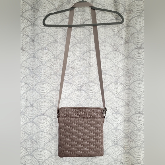 Baggallini Rose Pink Metallic Quilted Crossbody "For Life's Journey" - Picture 13 of 15